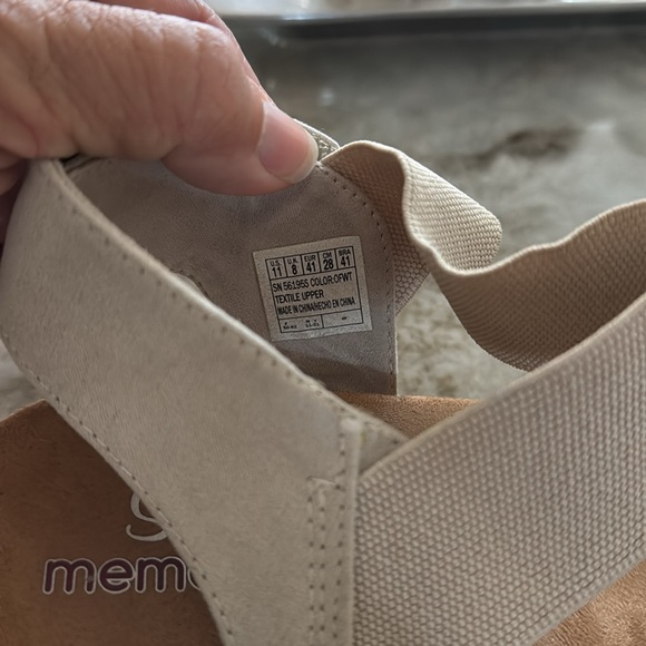 Skechers size 11 memory foam sole adjustable sandals. EUC tan - Picture 4 of 6